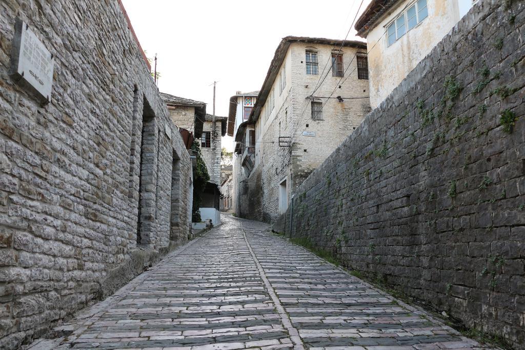 Stone City Hostel Gjirokastër Eksteriør billede