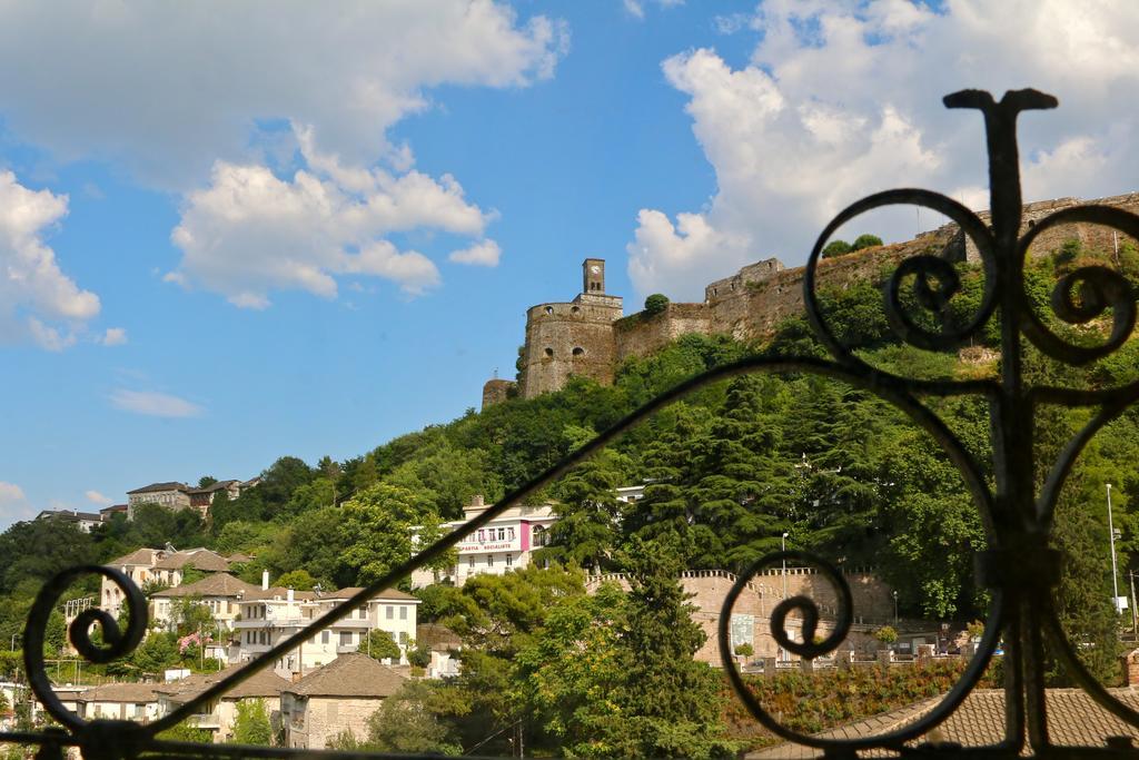 Stone City Hostel Gjirokastër Eksteriør billede